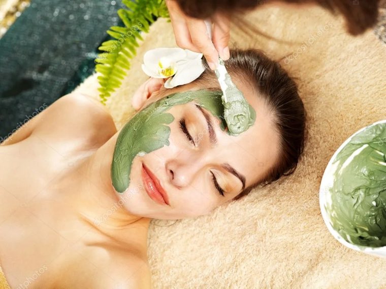Facials at Roya&rsquo;s Brow Spa