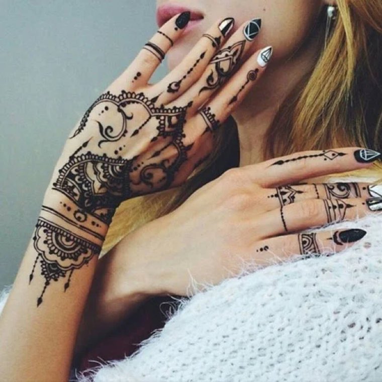Henna at Roya&rsquo;s Brow Spa