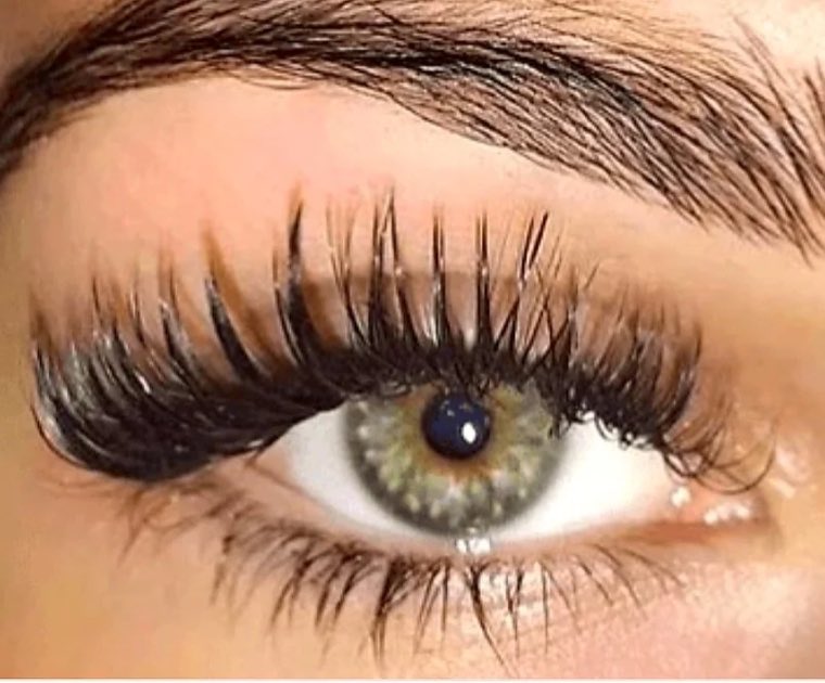 Eyelash Extensions at Roya&rsquo;s Brow Spa